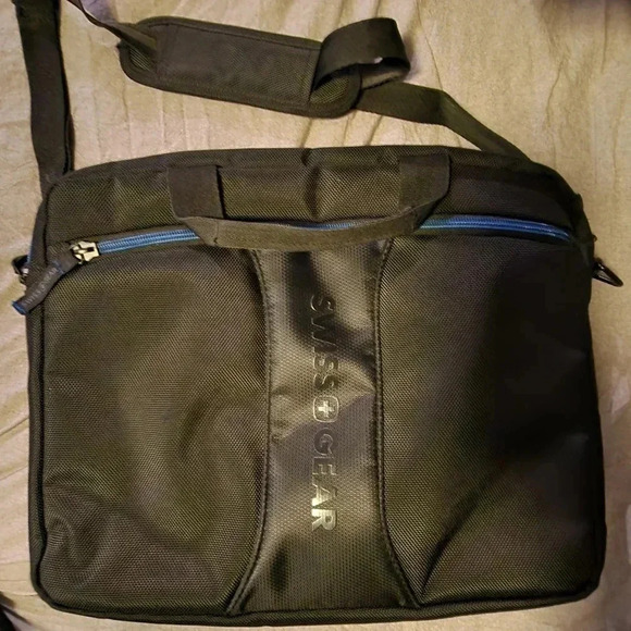 Wenger JETT Carrying Case for 14.1" Notebook - Black, Blue Swiss Gear - Picture 2 of 7